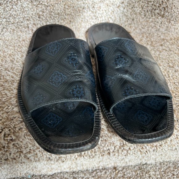 Prada Men's Black/Blue Trim Leather Open Toe Slip On Slides Sandals. - Picture 3 of 16